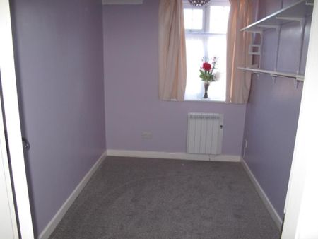 1 bedroom ground floor flat to rent - Photo 2
