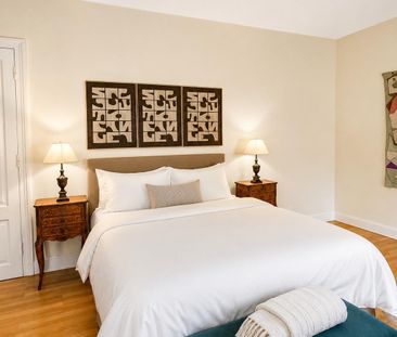 THE PIERCE APARTMENT, A large three-bedroom apartment - Photo 5