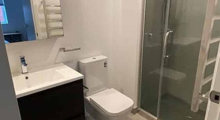 1 bedroom apartment with all day sun + views - Photo 5