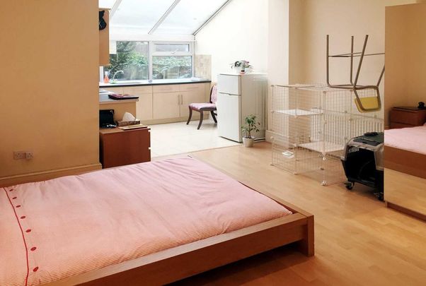 Studio to rent - Photo 1