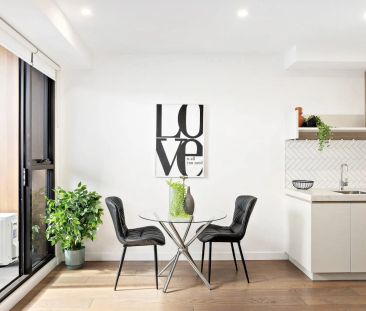 Modern 1-Bedroom Apartment in the Heart of Essendon - Photo 2