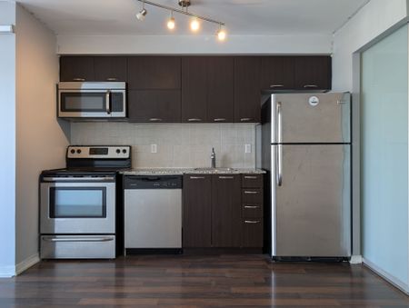 For Lease - 38 Joe Shuster Way Unit# 825, Toronto, Ontario - Photo 5