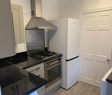 2 bedroom ground floor flat to rent - Photo 5