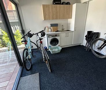 3BR - Modern, Quiet, ,Excellent area - Photo 2