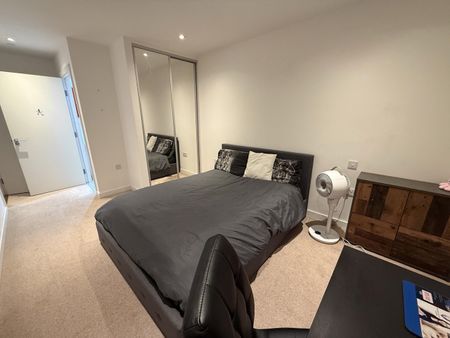 2 Bed Flat, Discovery Tower, E16 - Photo 5