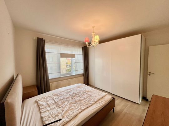 Gerenoveerd 2-slaapkamer appartement incl garage - Photo 1