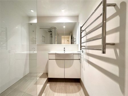 12/1 Riverside Quay - Photo 2