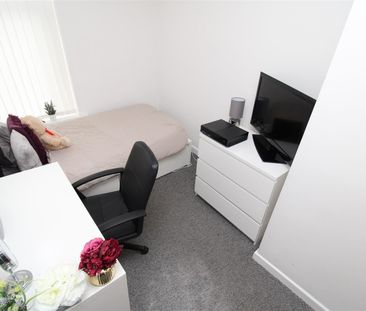 Room For Rent Bertha Street, Pontypridd - Photo 3