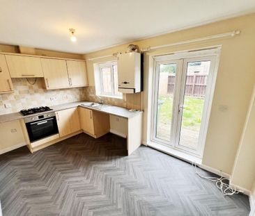3 bedroom semi-detached house to rent - Photo 5