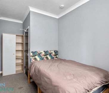 6 bedroom end of terrace house to rent - Photo 5