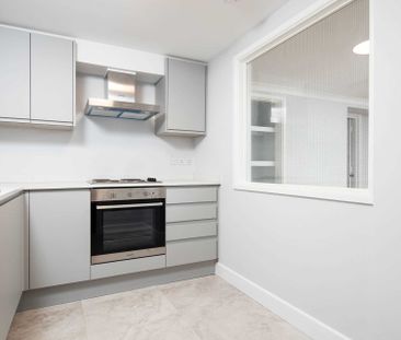 Laura Place - Photo 2