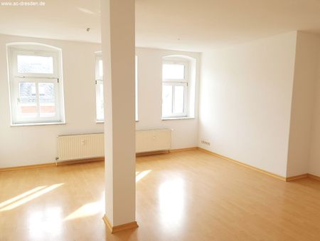 Lichtdurchflutete und großzügige 2-Zimmer-Dachgeschosswohnung im begehrten Stadtteil Schlosschemnitz - Photo 3
