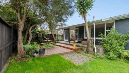 Private, Secure Home - Photo 5