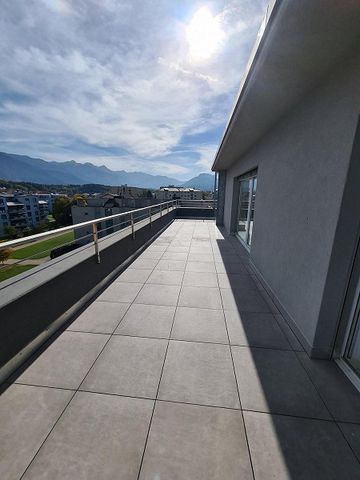 Superbe appartement de 4.5 pièces attique - Photo 2