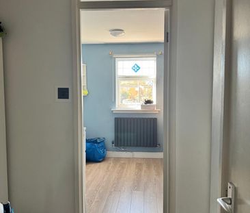 Room in a Shared House, Royal Grove, LS10 - Photo 3