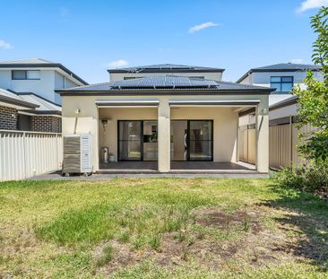 Call Hampstead Gardens home from the ultimate in easy living - Photo 4