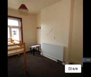 2 bedroom end of terrace house to rent - Photo 2