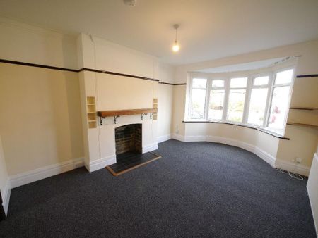 4 bedroom semi-detached house to rent - Photo 2