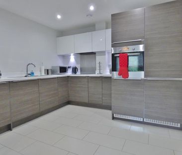 2 bedroom flat to rent - Photo 4