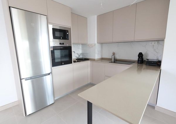 Apartamento a estrenar con vistas al mar en esquina en La Mata.