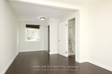For Lease - 189 Maplehurst Avenue Unit# Mainfl, Toronto, Ontario - Photo 4