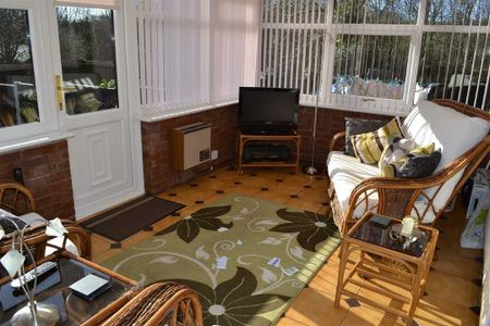 3 bed detached house to rent in Morston Drive, Newcastle - Photo 2