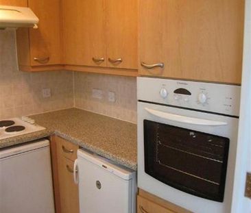 1 bedroom retirement property to rent - Photo 5