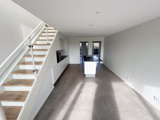 Fantastisk 5-værelses rækkehus med terrasser og have - Photo 1