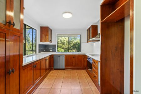 THREE BEDROOM HOME WITH POOL IN TRANQUIL SETTING - Photo 3