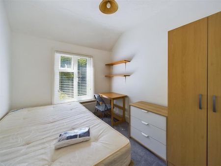 4 bedroom terraced house to rent - Photo 2