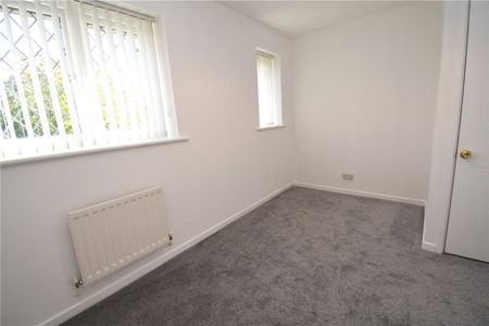 Wight Close, Ellesmere Port, Cheshire, CH65 9HY - Photo 4