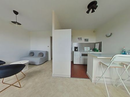 Location Appartement 1 pièce 32m² - Photo 3