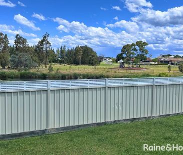 Modern Family Home in a Peaceful Location - Photo 3