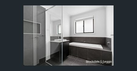 Brand New 5 Bedroom Home in Silverwood Estate - Photo 2