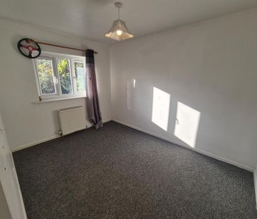 2 bedroom semi-detached house to rent - Photo 2