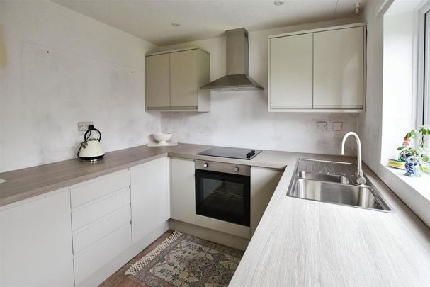 2 bedroom link detached house to rent - Photo 1