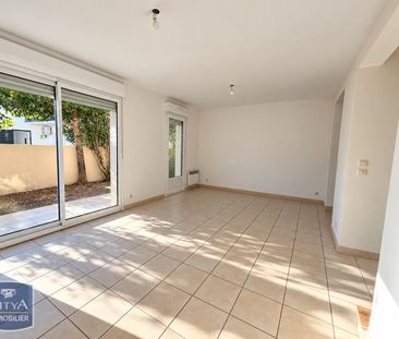 Location Appartement 3 pièces 71m² MARTIGUES 13500 - Photo 2