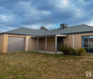 11 Fitzroy Street, West Wodonga - Photo 6