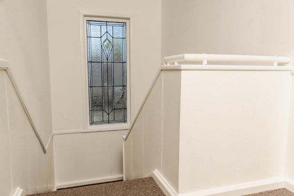 Old-world house - Photo 1