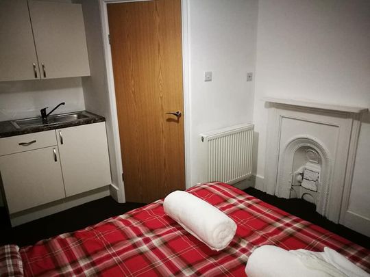 Studio to rent - Photo 1