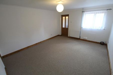 2 bedroom terraced house to rent - Photo 2