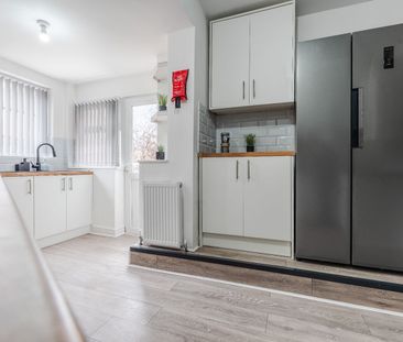 Room in a Shared House, Briardale Road, CH42 - Photo 2