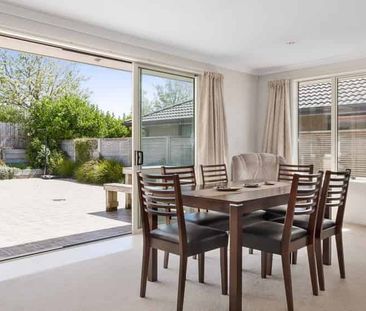 Spacious home in sought after location - Photo 4