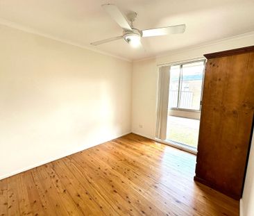 3 BEDROOM HOME IN PRIME LOCATION + WATER INCLUDED - Photo 2