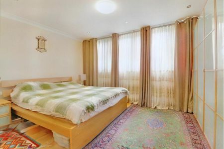 4 bedroom townhouse to rent - Photo 3