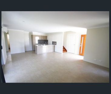 Modern 4 Bedroom Home In Coomera - Photo 2