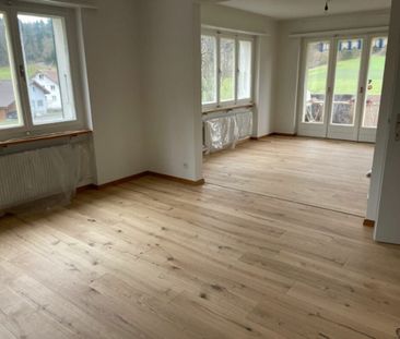 Charmante 3.5-Zimmer-Wohnung - stilvoll renoviert und mit Balkon in ruhiger Lage - Foto 1