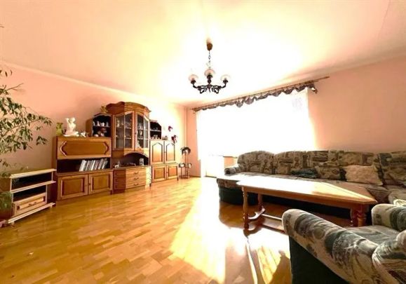 Pronájem bytu 4KK s lodžií 91 m - Photo 1