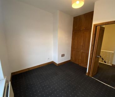 2 bedroom end of terrace house to rent - Photo 6