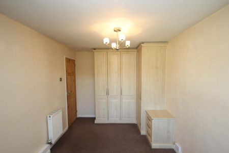 2 bedroom bungalow to rent - Photo 2